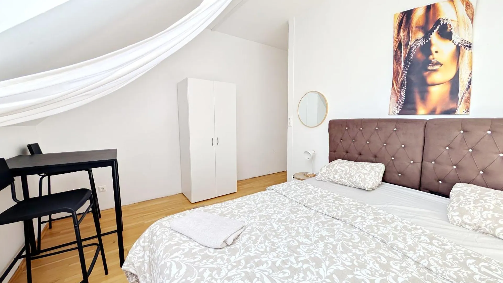 Charming Stay At Maerzstrasse Rooms Close To Vienna Attractions Mz49 Oostenrijk