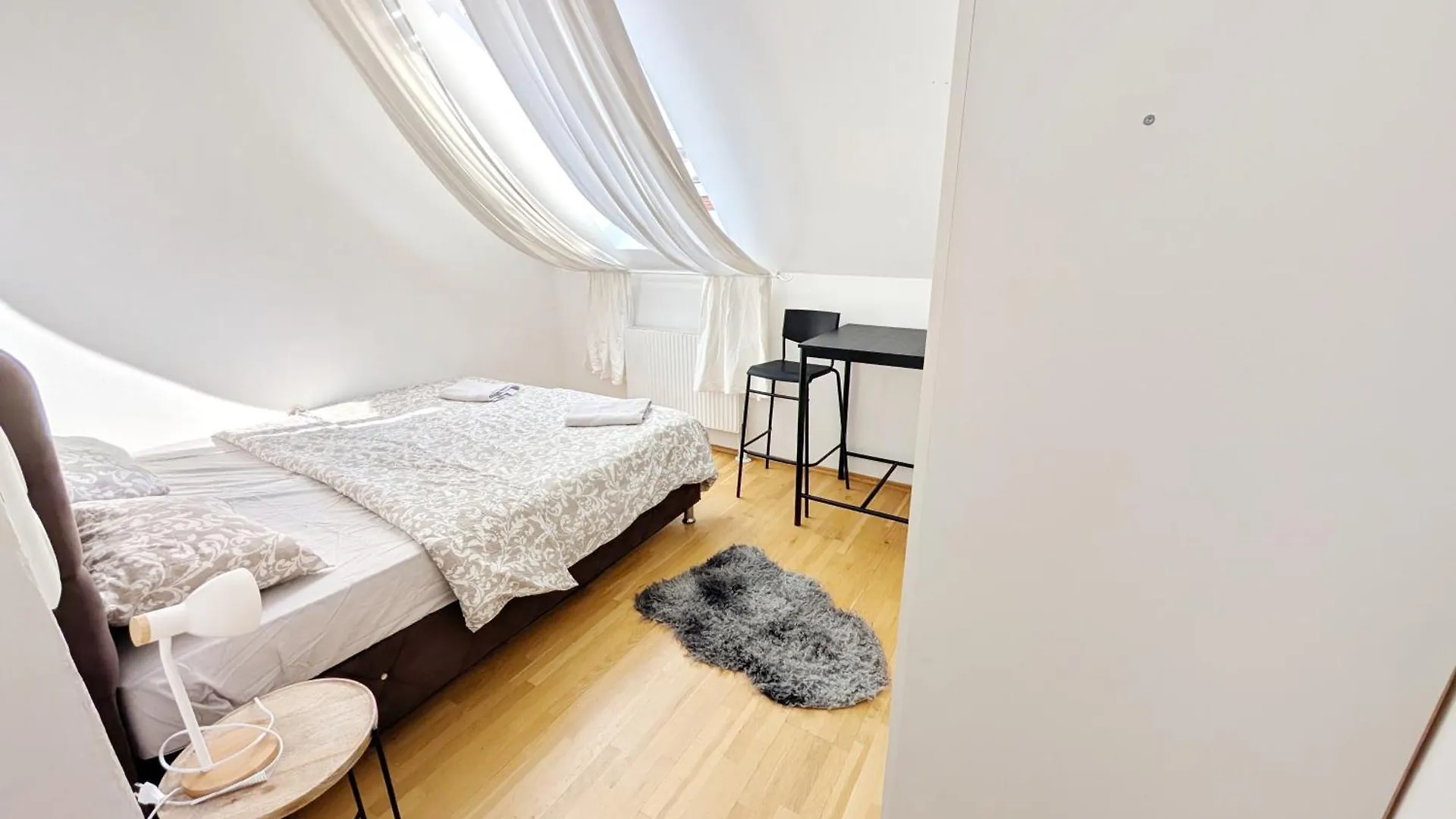 Charming Stay At Maerzstrasse Rooms Close To Vienna Attractions Mz49 0*,  Oostenrijk
